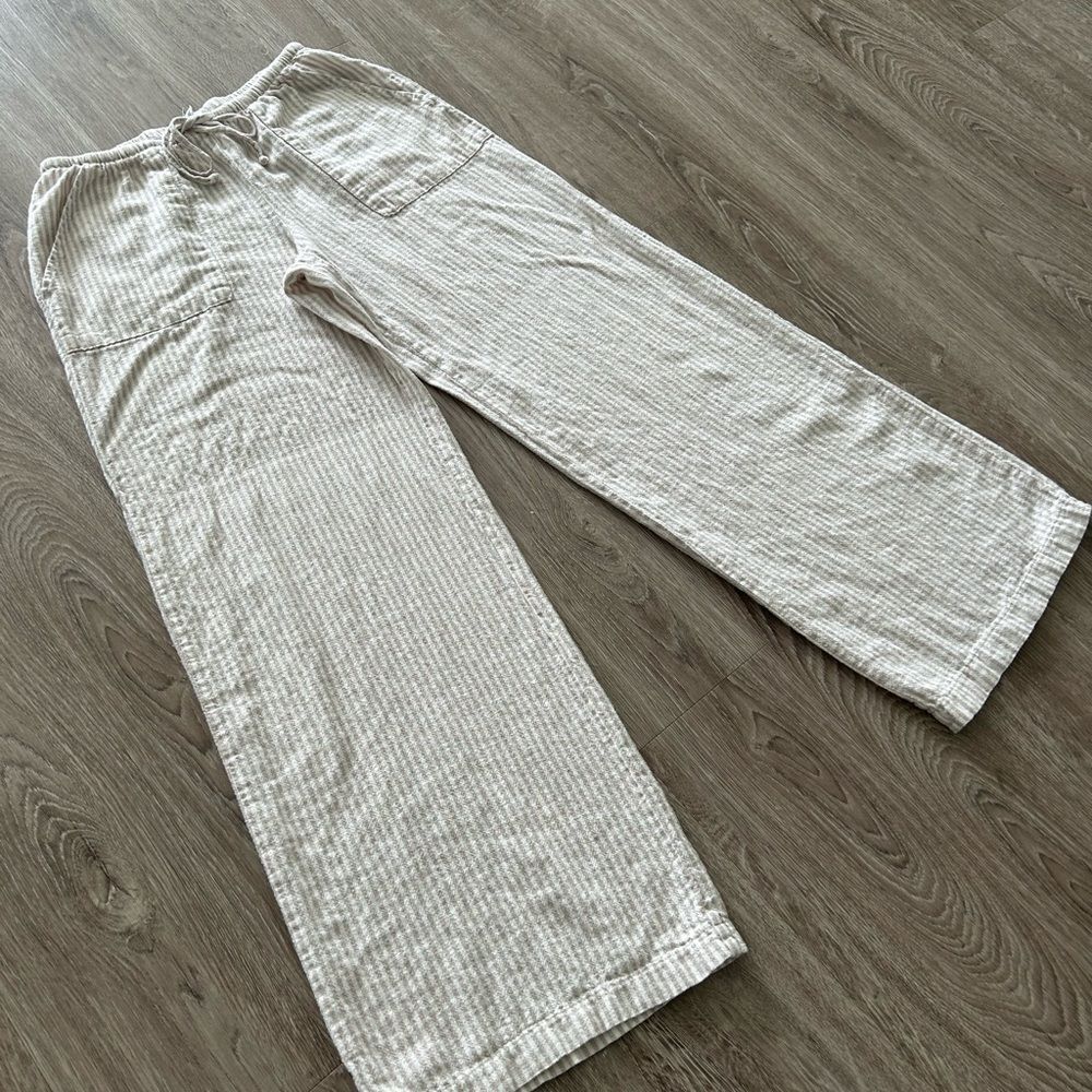 Low Rise Wide Leg Pants - Picture 3 of 8